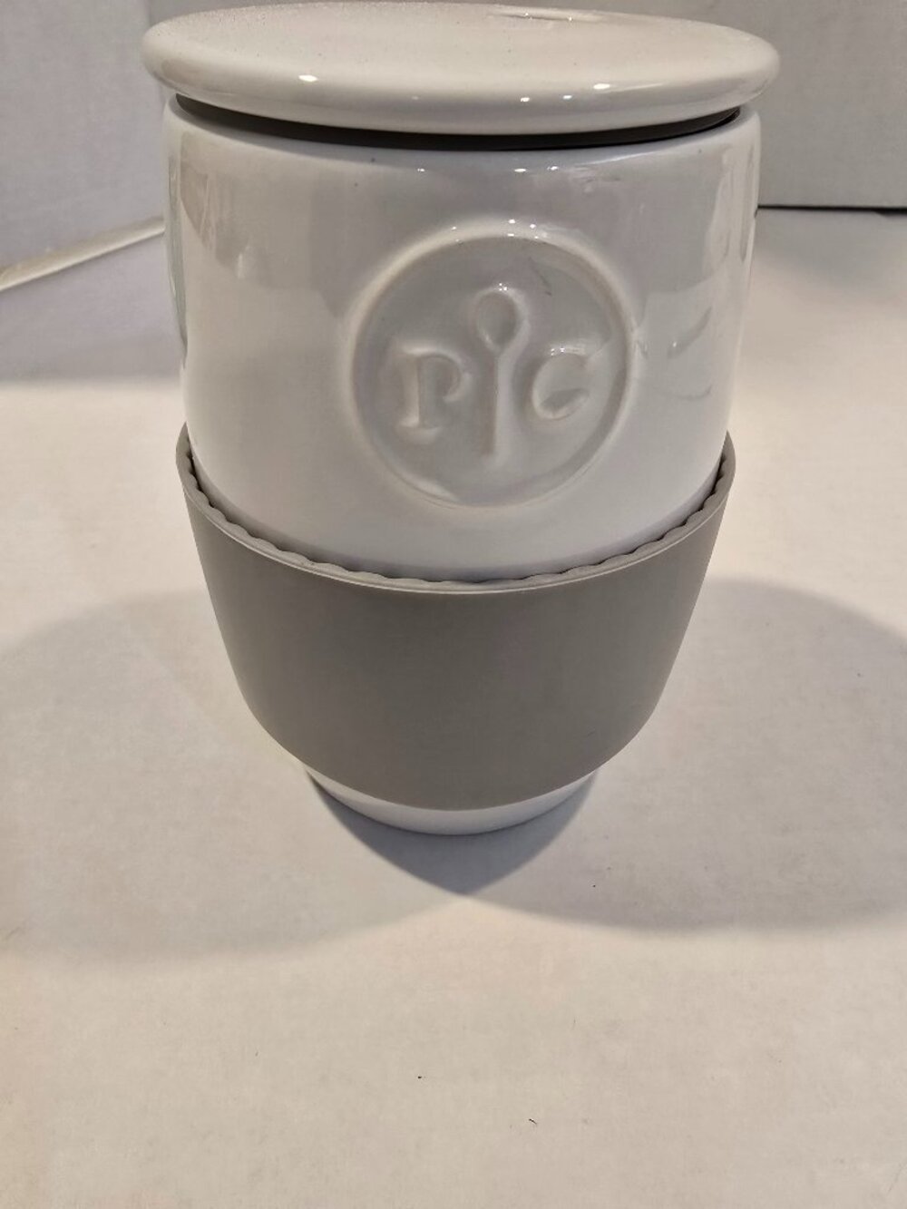 Pampered Chef Ceramic Egg Cooker #1529 White Ceramic Lidded Silicone Sleeve New